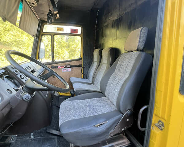 Жовтий Мерседес T2, об'ємом двигуна 3.97 л та пробігом 500 тис. км за 5500 $, фото 11 на Automoto.ua