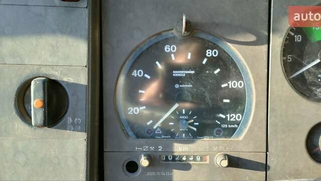 Желтый Мерседес T2, объемом двигателя 6 л и пробегом 3 тыс. км за 9250 $, фото 11 на Automoto.ua