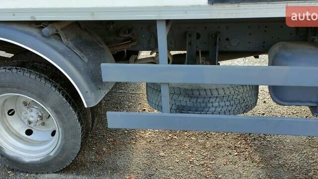 Желтый Мерседес T2, объемом двигателя 6 л и пробегом 3 тыс. км за 9250 $, фото 7 на Automoto.ua