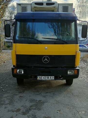 Желтый Мерседес T2, объемом двигателя 6 л и пробегом 3 тыс. км за 9250 $, фото 9 на Automoto.ua