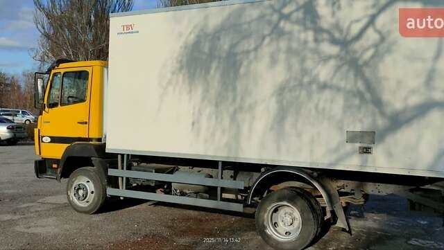 Желтый Мерседес T2, объемом двигателя 6 л и пробегом 3 тыс. км за 9250 $, фото 2 на Automoto.ua