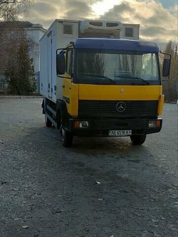 Желтый Мерседес T2, объемом двигателя 6 л и пробегом 3 тыс. км за 9250 $, фото 10 на Automoto.ua