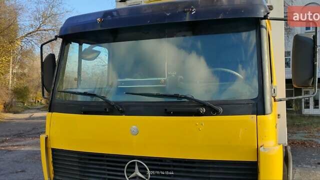 Желтый Мерседес T2, объемом двигателя 6 л и пробегом 3 тыс. км за 9250 $, фото 6 на Automoto.ua