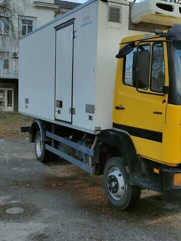 Желтый Мерседес T2, объемом двигателя 6 л и пробегом 3 тыс. км за 9250 $, фото 5 на Automoto.ua