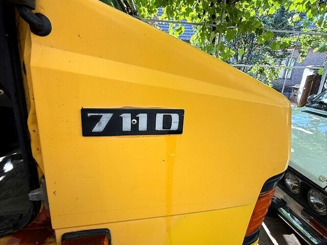 Желтый Мерседес T2, объемом двигателя 4 л и пробегом 0 тыс. км за 6500 $, фото 6 на Automoto.ua