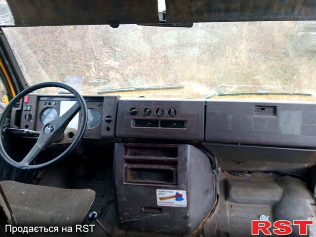 Желтый Мерседес T2, объемом двигателя 2.9 л и пробегом 500 тыс. км за 1700 $, фото 5 на Automoto.ua