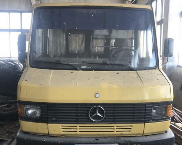 Желтый Мерседес T2, объемом двигателя 4 л и пробегом 450 тыс. км за 3100 $, фото 1 на Automoto.ua