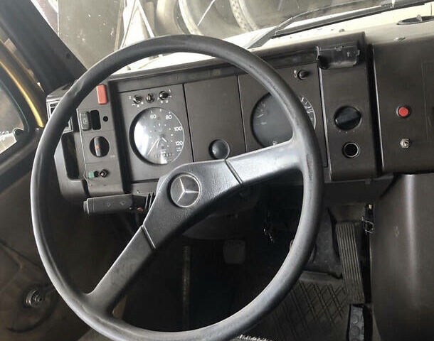 Желтый Мерседес T2, объемом двигателя 4 л и пробегом 450 тыс. км за 3100 $, фото 3 на Automoto.ua