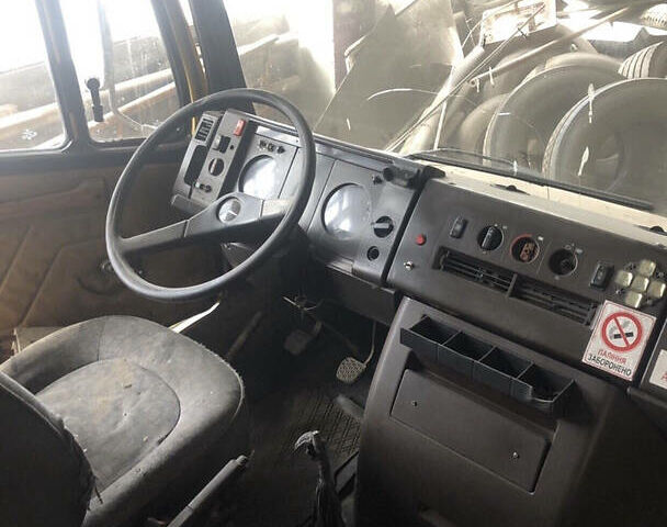 Желтый Мерседес T2, объемом двигателя 4 л и пробегом 450 тыс. км за 3100 $, фото 4 на Automoto.ua