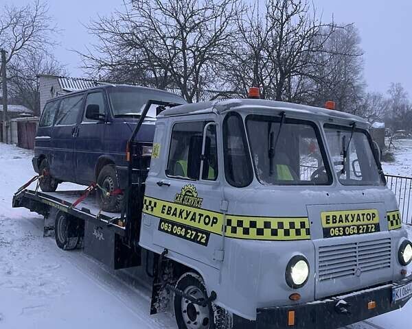 Сірий Мерседес T2, об'ємом двигуна 3 л та пробігом 180 тис. км за 9000 $, фото 25 на Automoto.ua