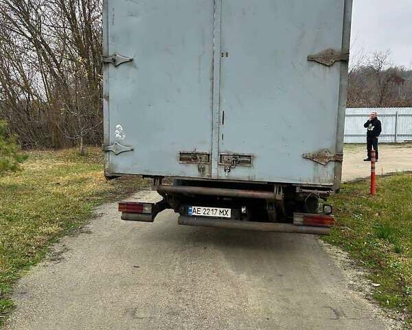 Серый Мерседес T2, объемом двигателя 4.2 л и пробегом 4 тыс. км за 8500 $, фото 2 на Automoto.ua