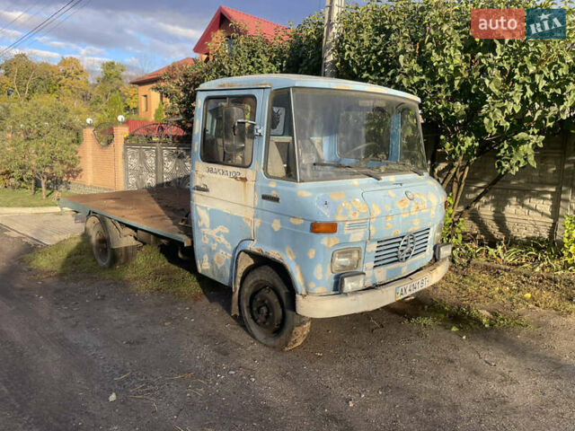 Синий Мерседес T2, объемом двигателя 0 л и пробегом 300 тыс. км за 3500 $, фото 1 на Automoto.ua