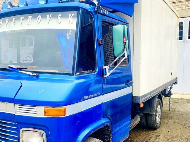Синий Мерседес T2, объемом двигателя 3.9 л и пробегом 500 тыс. км за 5500 $, фото 2 на Automoto.ua
