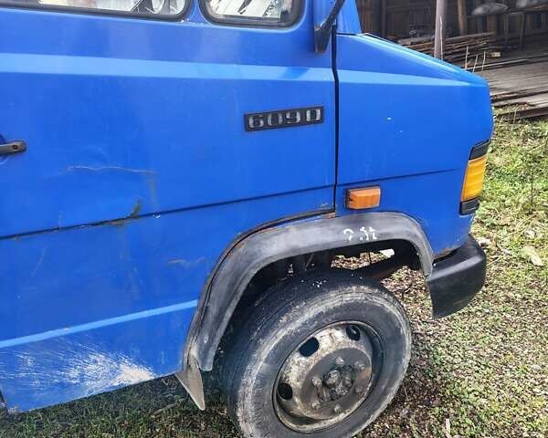 Синій Мерседес T2, об'ємом двигуна 3.8 л та пробігом 100 тис. км за 6700 $, фото 1 на Automoto.ua