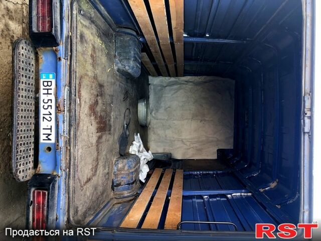 Синий Мерседес T2, объемом двигателя 4 л и пробегом 750 тыс. км за 6000 $, фото 2 на Automoto.ua