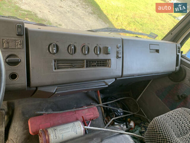 Мерседес T2 1995 в Буске на Automoto.ua Синий Мерседес T2, объемом двигателя 3.97 л и пробегом 62 тыс. км за 10000 $, фото 16 на Automoto.ua