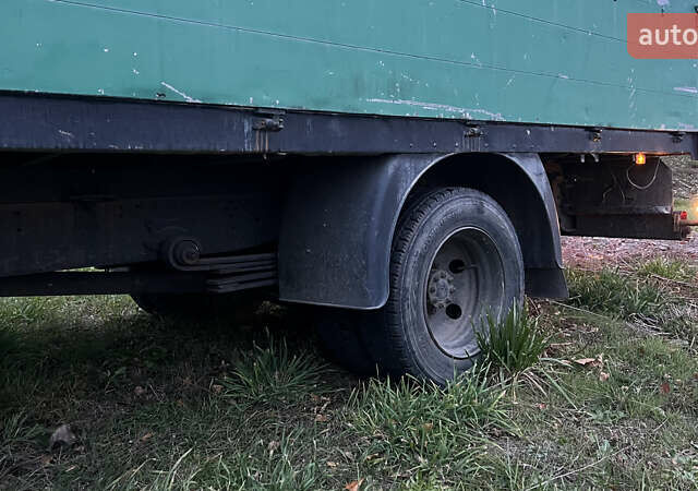 Зеленый Мерседес T2, объемом двигателя 4 л и пробегом 719 тыс. км за 10700 $, фото 9 на Automoto.ua