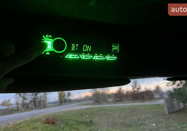 Зеленый Мерседес T2, объемом двигателя 4 л и пробегом 719 тыс. км за 10700 $, фото 14 на Automoto.ua