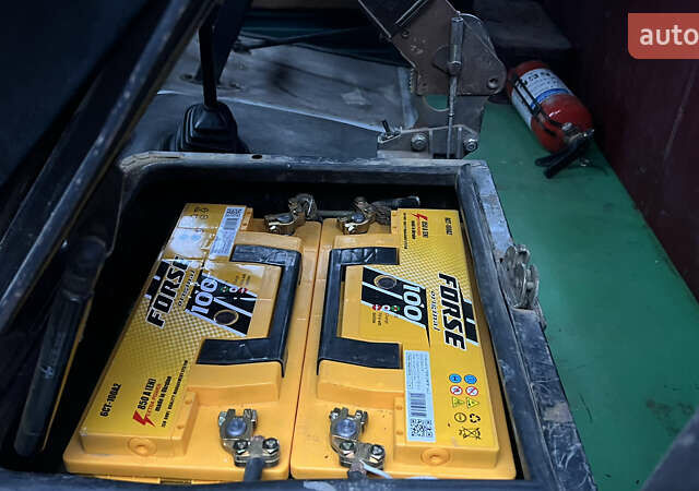 Зеленый Мерседес T2, объемом двигателя 4 л и пробегом 719 тыс. км за 10700 $, фото 16 на Automoto.ua