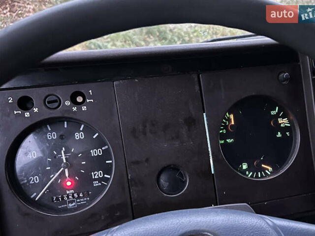 Зеленый Мерседес T2, объемом двигателя 4 л и пробегом 719 тыс. км за 10700 $, фото 11 на Automoto.ua