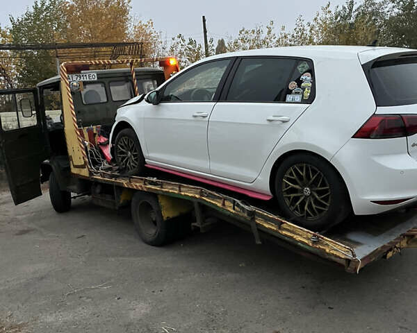 Зеленый Мерседес T2, объемом двигателя 3.78 л и пробегом 200 тыс. км за 6200 $, фото 6 на Automoto.ua