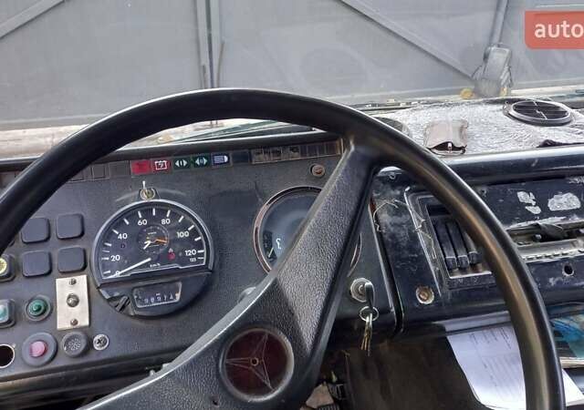 Зеленый Мерседес T2, объемом двигателя 3.7 л и пробегом 500 тыс. км за 2200 $, фото 2 на Automoto.ua