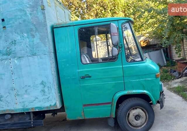 Зеленый Мерседес T2, объемом двигателя 3.7 л и пробегом 500 тыс. км за 2200 $, фото 10 на Automoto.ua