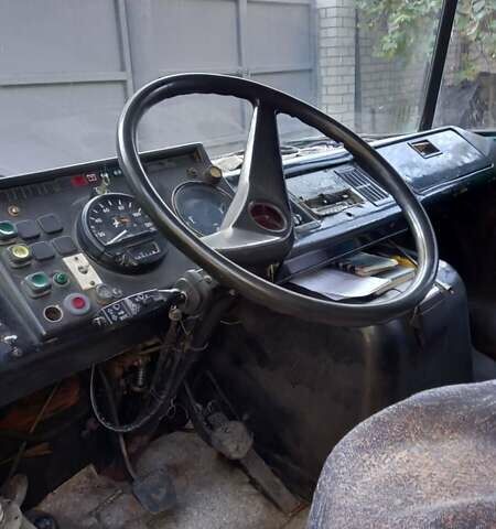 Зеленый Мерседес T2, объемом двигателя 3.7 л и пробегом 500 тыс. км за 2200 $, фото 7 на Automoto.ua