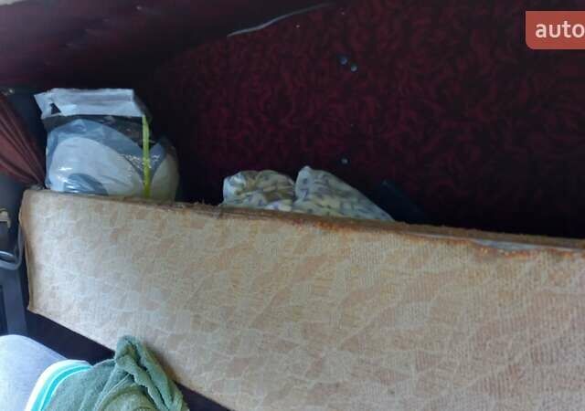 Зеленый Мерседес T2, объемом двигателя 3.7 л и пробегом 500 тыс. км за 2200 $, фото 1 на Automoto.ua