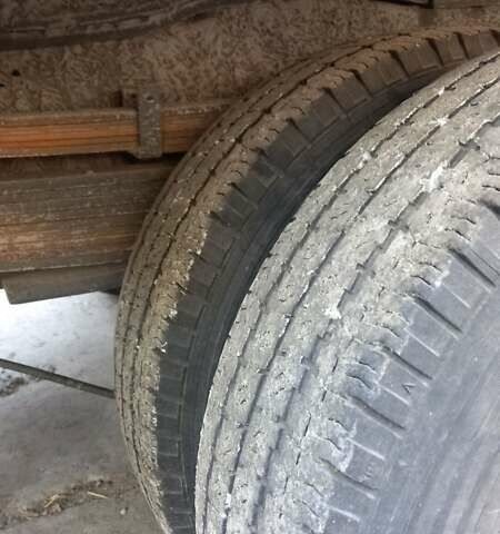 Зеленый Мерседес T2, объемом двигателя 3.7 л и пробегом 500 тыс. км за 2200 $, фото 6 на Automoto.ua