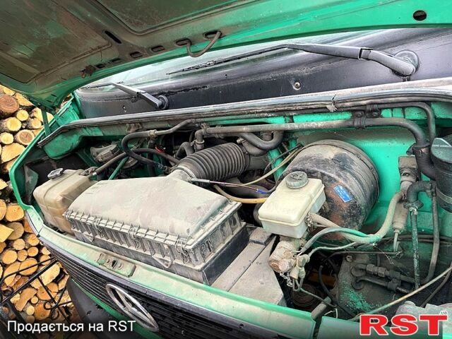 Зелений Мерседес T2, об'ємом двигуна 2.3 л та пробігом 0 тис. км за 6500 $, фото 4 на Automoto.ua