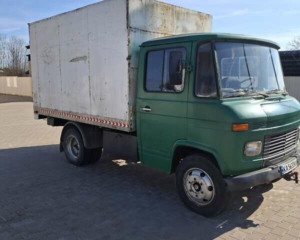 Мерседес T2 1989 в Киеве на Automoto.ua Зеленый Мерседес T2, объемом двигателя 3.9 л и пробегом 300 тыс. км за 3000 $, фото 1 на Automoto.ua