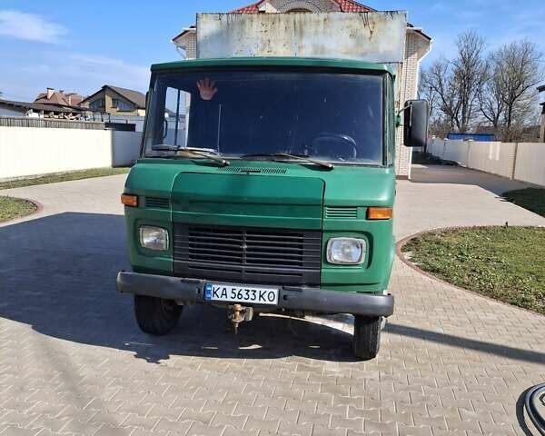 Мерседес T2 1989 в Киеве на Automoto.ua Зеленый Мерседес T2, объемом двигателя 3.9 л и пробегом 300 тыс. км за 3000 $, фото 2 на Automoto.ua