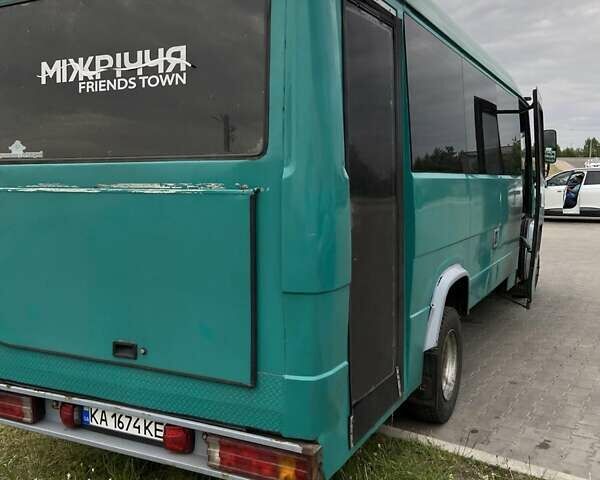 Зеленый Мерседес T2, объемом двигателя 3.9 л и пробегом 700 тыс. км за 8000 $, фото 3 на Automoto.ua