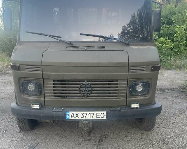 Зеленый Мерседес T2, объемом двигателя 3.78 л и пробегом 150 тыс. км за 5200 $, фото 2 на Automoto.ua