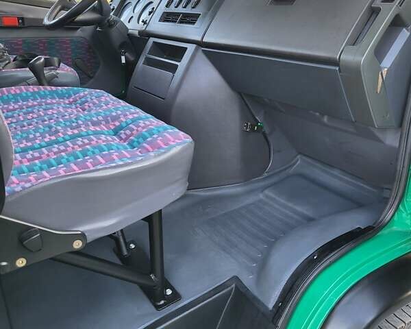 Зелений Мерседес T2, об'ємом двигуна 3.97 л та пробігом 136 тис. км за 22400 $, фото 15 на Automoto.ua