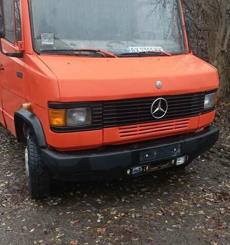 Оранжевый Мерседес T2, объемом двигателя 3.97 л и пробегом 4 тыс. км за 4500 $, фото 5 на Automoto.ua