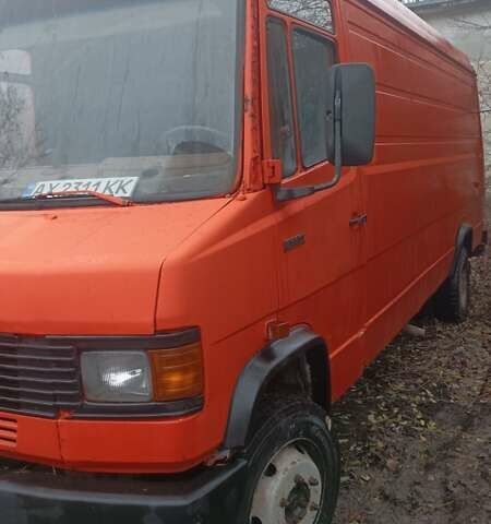 Оранжевый Мерседес T2, объемом двигателя 3.97 л и пробегом 4 тыс. км за 4500 $, фото 3 на Automoto.ua