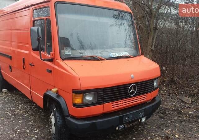 Оранжевый Мерседес T2, объемом двигателя 3.97 л и пробегом 4 тыс. км за 4500 $, фото 2 на Automoto.ua