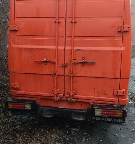 Оранжевый Мерседес T2, объемом двигателя 3.97 л и пробегом 4 тыс. км за 4500 $, фото 11 на Automoto.ua