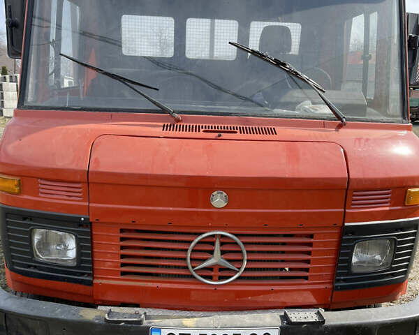 Оранжевый Мерседес T2, объемом двигателя 3.76 л и пробегом 358 тыс. км за 4500 $, фото 1 на Automoto.ua