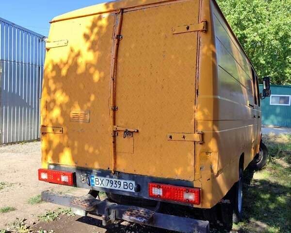 Оранжевый Мерседес T2, объемом двигателя 3.78 л и пробегом 37 тыс. км за 4000 $, фото 5 на Automoto.ua