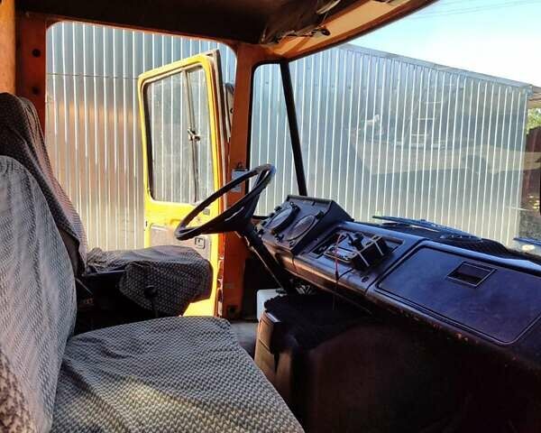 Оранжевый Мерседес T2, объемом двигателя 3.78 л и пробегом 37 тыс. км за 4000 $, фото 10 на Automoto.ua