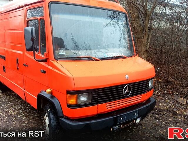 Помаранчевий Мерседес T2, об'ємом двигуна 4 л та пробігом 400 тис. км за 4500 $, фото 1 на Automoto.ua