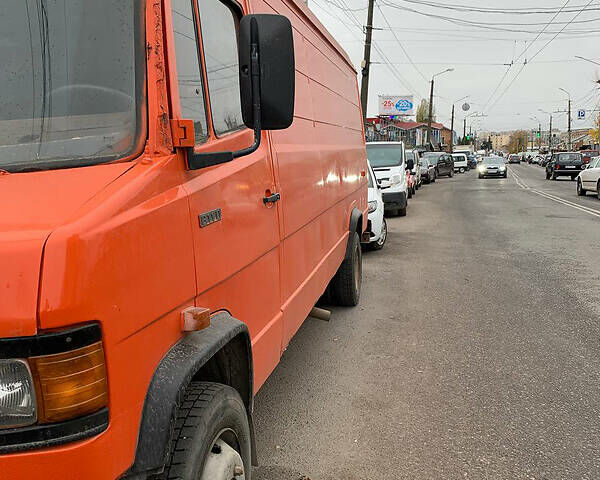 Оранжевый Мерседес T2, объемом двигателя 0 л и пробегом 400 тыс. км за 5500 $, фото 7 на Automoto.ua