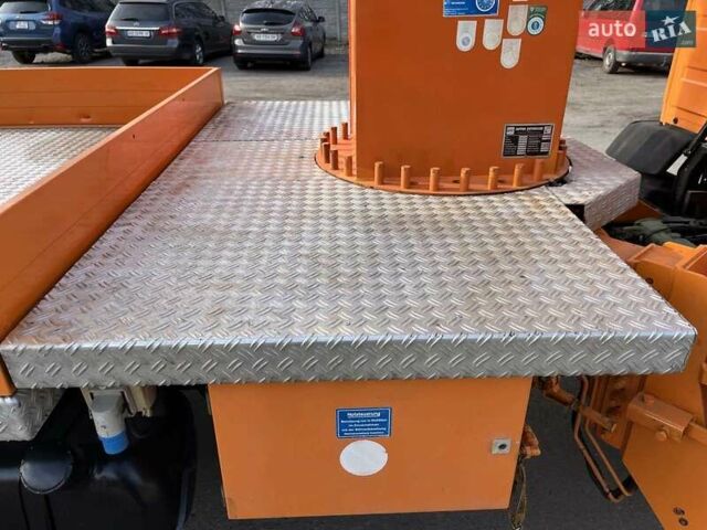 Оранжевый Мерседес T2, объемом двигателя 5.96 л и пробегом 190 тыс. км за 39900 $, фото 29 на Automoto.ua