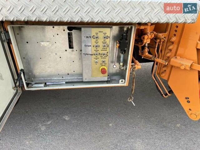 Оранжевый Мерседес T2, объемом двигателя 5.96 л и пробегом 190 тыс. км за 39900 $, фото 31 на Automoto.ua