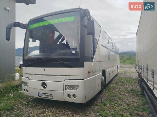 Белый Мерседес Туризмо, объемом двигателя 14.2 л и пробегом 450 тыс. км за 13000 $, фото 2 на Automoto.ua