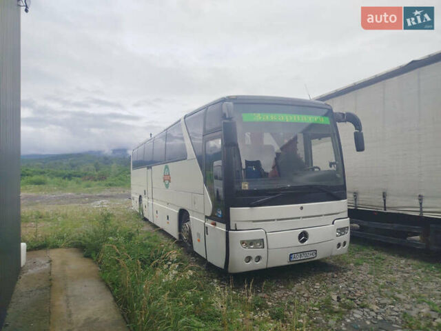 Белый Мерседес Туризмо, объемом двигателя 14.2 л и пробегом 450 тыс. км за 13000 $, фото 1 на Automoto.ua