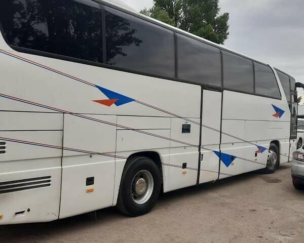 Белый Мерседес Туризмо, объемом двигателя 14.8 л и пробегом 990 тыс. км за 20000 $, фото 2 на Automoto.ua
